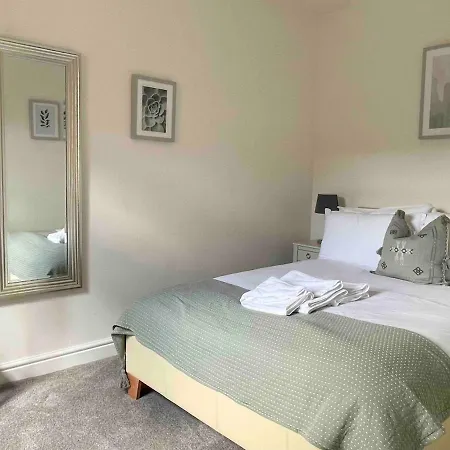 Vakantiehuis Stylish Close To Centre