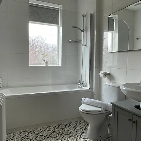 Stylish Close To Centre *