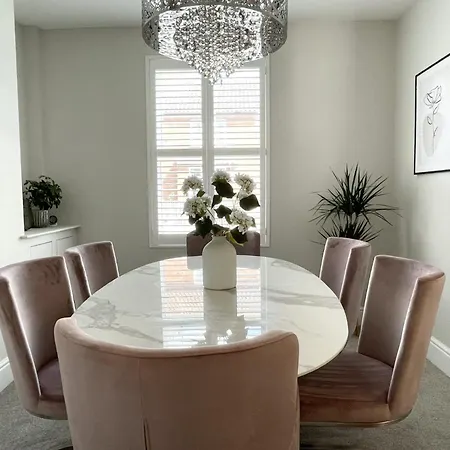 Stylish Close To Centre York